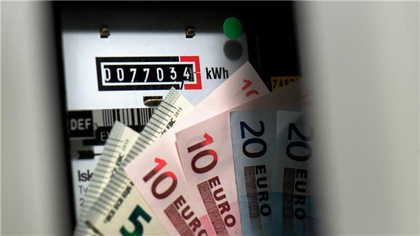 EWE erhöht die Preise: Strom und Gas werden spürbar teurer Strom und Gas werden bei der EWE im Grundversorgungstarif ab April spürbar teurer.