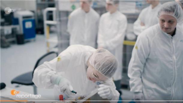 Wenn es an Mut fehlt, regiert am Ende die Wut Studentin Emma Maurer arbeitet im Studium beim Raumfahrtunternehmen OHB in Bremen und stand damit in der ZDF-Reportage stellvertretend für die Wissenschaft und Zukunftsfähigkeit.