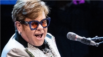 Superstar Elton John performt im Rahmen seiner „Farewell Yellow Brick Road Tour 2023“ in der Münchener Olympiahalle.