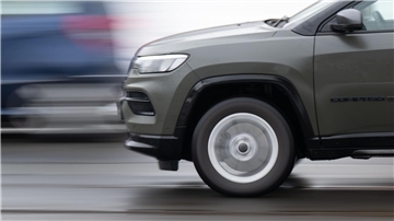 SUV und Geländewagen boomen - und die sind durch ihre Bauart in der Regel schwerer als vergleichbare Autos mit flacherer Karosserie.
