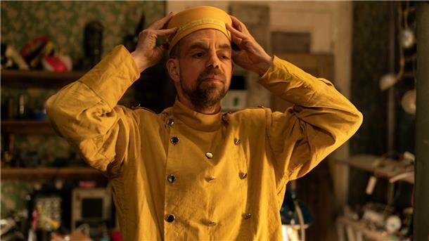 Sven Hönig spielt in dem Film „Franky Five Star“ einen Hotelpagen, der für das Unangepasste steht.