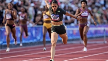 Sydney McLaughlin-Levrone hat ihren eigenen Weltrekord über 400 Meter Hürden verbessert.