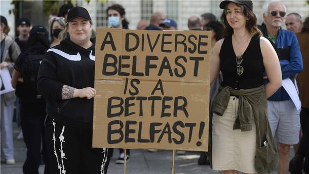 Krawalle in Nordirland - Tausende demonstrieren gegen Rechts Tausende Menschen haben in den vergangenen Tagen in Belfast gegen rechte Gewalt demonstriert. (Archivbild)