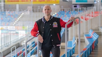 Pinguins-Teammanager Furchner bleibt vor Do-or-Die-Spiel optimistisch Teammanager Sebastian Furchner traut der Mannschaft zu, im Finale gegen Berlin noch die Wende zu schaffen.