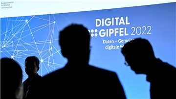 Teilnehmer beim Digital-Gipfel 2022 der Bundesregierung.