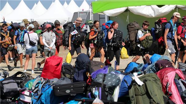 Turbulentes Weltpfadfindertreffen: Abschlussfeier in Seoul Teilnehmer des World Scout Jamboree verlassen ihr Camp.