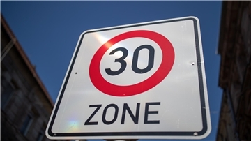 Tempo-30-Zonen dürfen ausschließlich für Gemeindestraßen ausgewiesen werden.