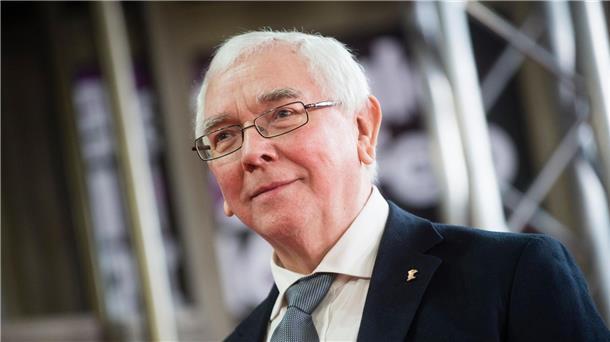 Britischer Filmemacher Terence Davies gestorben Terence Davies stellt „A Quiet Passion“ auf der Berlinale vor. Der britische Filmemacher ist im Alter von 77 Jahren gestorben.