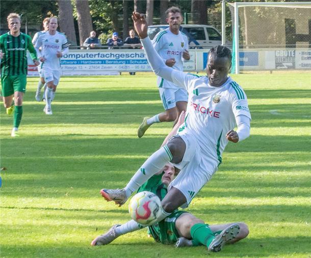 Heeslinger SC feiert zum Abschluss der englischen Woche einen deutlich 5:1-Sieg Terry Becker