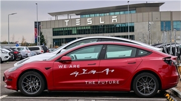 Tesla kritisierte das Aus der Kaufprämie für E-Autos durch den Bund.