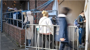 Testzentrum und Corona-Ambulanz in der Dr.-Franz-Mertens-Straße. Foto Scheschonka
