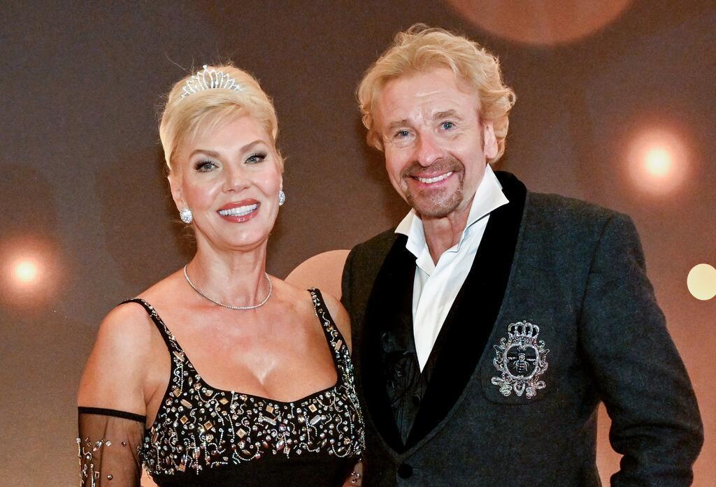 Ganz in Weiß: Thomas Gottschalk heiratet auf Ibiza Thomas Gottschalk und Karina Mroß haben geheirat - auf Ibiza vor malerischer Kulisse. (Archivbild)
