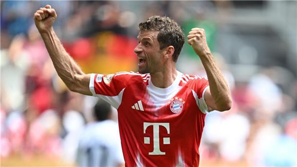 Wohl keine Bundesliga: Müller von Abenteuer-Lust gepackt Thomas Müllers Jubel nach dem 250. Pflichtspieltor als Bayern-Profi.