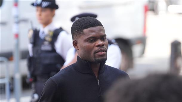 Thomas Partey wird vor Gericht der Vergewaltigung in fünf Fällen beschuldigt.