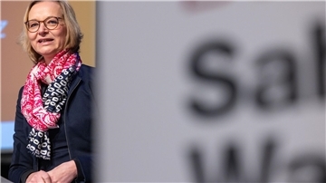Thüringens BSW-Chefin Katja Wolf betonte bei einer Mitgliederversammlung in Ilmenau ihre inhaltliche Nähe zur Parteigründerin Sahra Wagenknecht. 