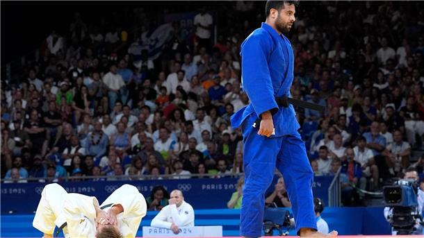 Tief enttäuscht nach seinem frühen Aus: Der deutsche Judoka Timo Cavelius (l.).
