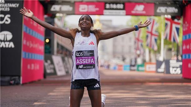 Petros verpasst beim London-Marathon deutschen Rekord Tigst Assefa aus Äthiopien siegte in London bei den Frauen.