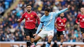 Tijjani Reijnders von Manchester City vergab eine gute Chance.