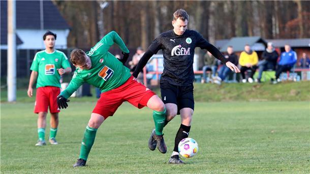 Tim Oerding (li.) lief für den BSC gegen den VSK Osterholz in der Sturmspitze auf.