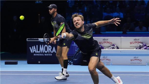 Tim Pütz (l) und Kevin Krawietz (r) haben am Samstag die Chance, ins Endspiel der ATP Finals einzuziehen.