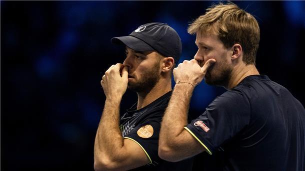 Tim Pütz (l) und Kevin Krawietz (r) stehen im Endspiel des Tennis-Saisonfinals.