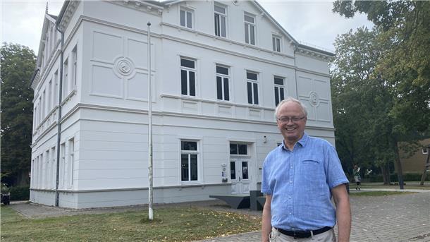 Timothy Saunders ist seit 1996 als Leiter des Nordenhamer Museums tätig.
