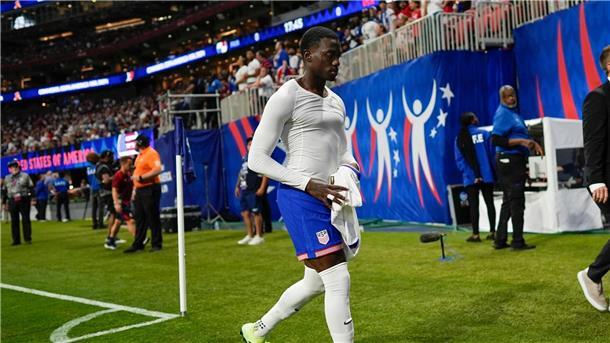 US-Fußballer bei Copa América rassistisch beleidigt Timothy Weah war in der 18. Minute vom Platz gestellt worden. Er soll zu den Spielern gehören, die rassistisch beleidigt worden sind.