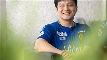 Tischtennis-Star Fan Zhendong bei seiner Vorstellung in Saarbrücken.