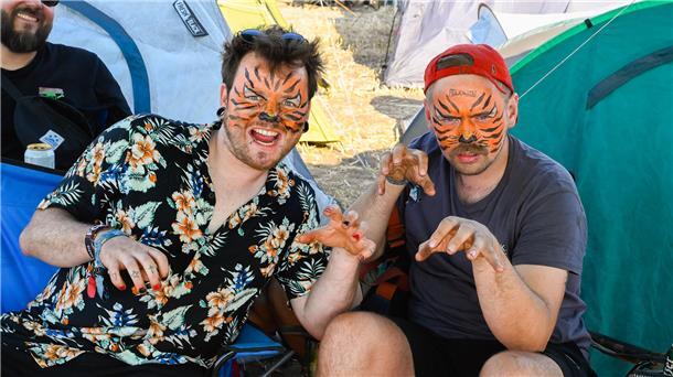 Tolle Stimmung auf und vor den Bühnen und auf den Zeltplätzen des Hurricane-Fest...