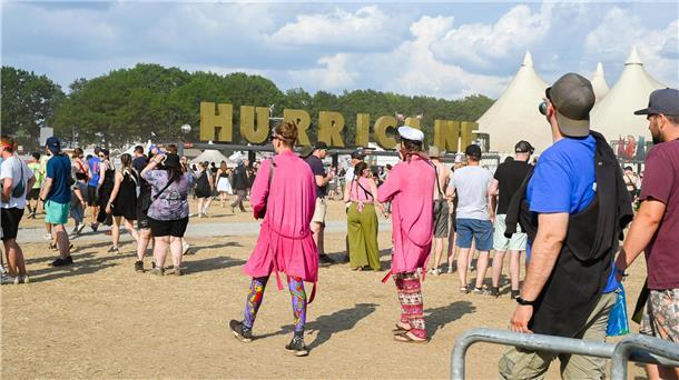 Tolle Stimmung auf und vor den Bühnen und auf den Zeltplätzen des Hurricane-Fest...