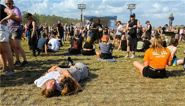 Tolle Stimmung auf und vor den Bühnen und auf den Zeltplätzen des Hurricane-Fest...