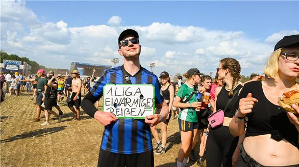 Tolle Stimmung auf und vor den Bühnen und auf den Zeltplätzen des Hurricane-Fest...