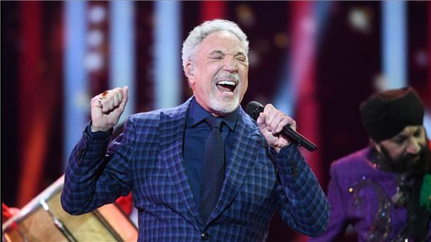 Tom Jones: „Papa hat jetzt zwei neue Hüften“ Tom Jones erholt sich nach seiner Hüft-OP.
