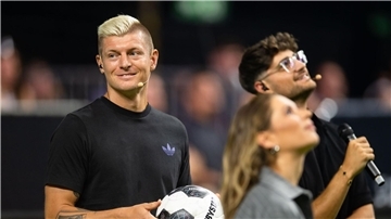 Toni Kroos macht bei seiner Icon League mit.