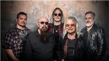 Tony Clarkin (zweiter von links) gründete in den 70er-Jahren mit Bob Catley (zweiter von rechts) die britische Rockband Magnum. Nun starb Clarkin nach kurzer Krankheit im Alter von 77 Jahren.