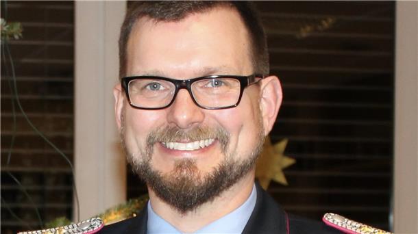 Henning bleibt Gemeindebrandmeister  Gemeindebrandmeister Torben Henning