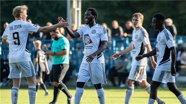 Topspiel am Samstag: Hesedorf/Nartum empfängt Spitzenreiter Selsingen Tore bejubeln wollen die Spieler des TuS Zeven auch im Flutlicht-Heimspiel gegen den FC Walsede.