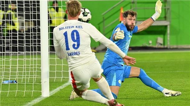 Fan-Plakat, interne Sitzung: Wolfsburg im Krisen-Modus Torhüter Marius Müller äußerte sich nach dem Pokal-Aus gegen Kiel ziemlich deutlich in der Öffentlichkeit.