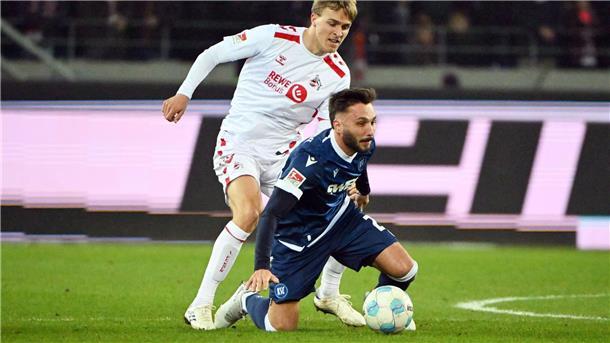 Traf entscheidend ins eigene Tor: Kölns Kapitän Timo Hübers (l.).