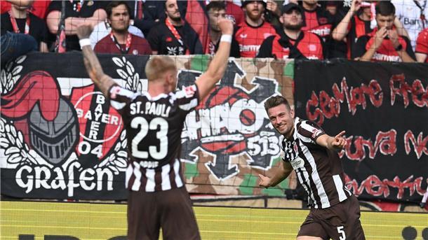 2:1 bei St. Pauli: Bayer kommt langsam in Schwung Traf erstmals in der Bundesliga: St. Paulis Abwehrspieler Hauke Wahl