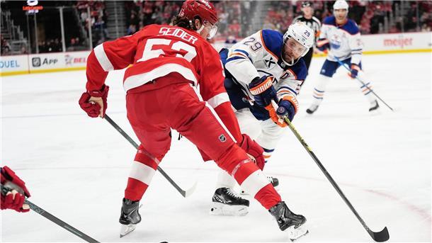 Draisaitl verliert deutsches NHL-Duell gegen Seider Trafen auch mehrfach direkt aufeinander: Die deutschen Eishockey-Stars Leon Draisaitl und Moritz Seider.