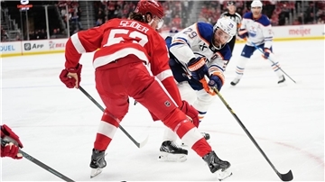 Trafen auch mehrfach direkt aufeinander: Die deutschen Eishockey-Stars Leon Draisaitl und Moritz Seider.
