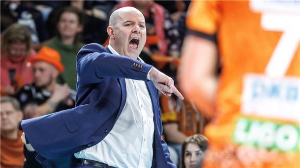Trainer Banks und die Volleys wollen aus den Niederlagen lernen.