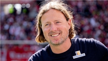 Trainer Bo Henriksen und der 1. FSV Mainz 05 treffen in den Playoffs der Conference League auf Rosenborg Trondheim. 