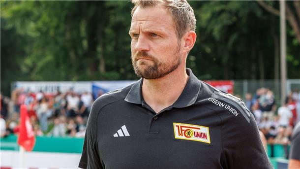 Trainer Bo Svensson von Union Berlin erlebte einen zähen Pokal-Tag in Greifswald.