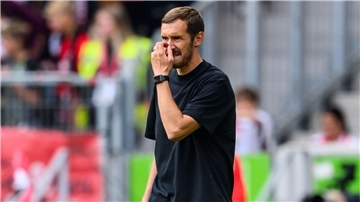 Trainer Julian Schuster und der SC sind am Samstag in Bremen zu Gast. (Archivbild)