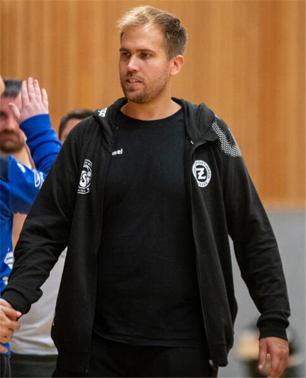 Revanche geglückt: TuS Zeven nimmt Kurs auf die Tabellenspitze Trainer Kevin Kuessner