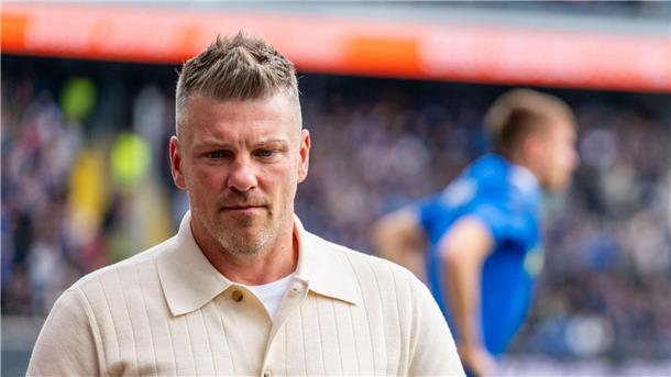 Trainer Kwasniok verlässt Paderborn am Saisonende Trainer Lukas Kwasniok verlässt den SC Paderborn zum Saisonende