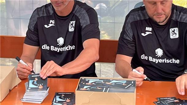 Trainer Patrick Glöckner (l) hofft auf eine erfolgreiche Saison.