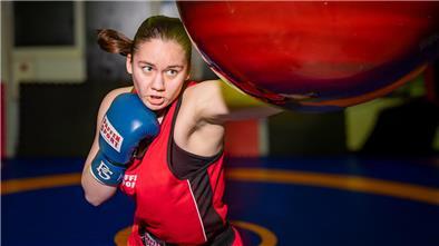 Boxerin Leonie Witte beim Training